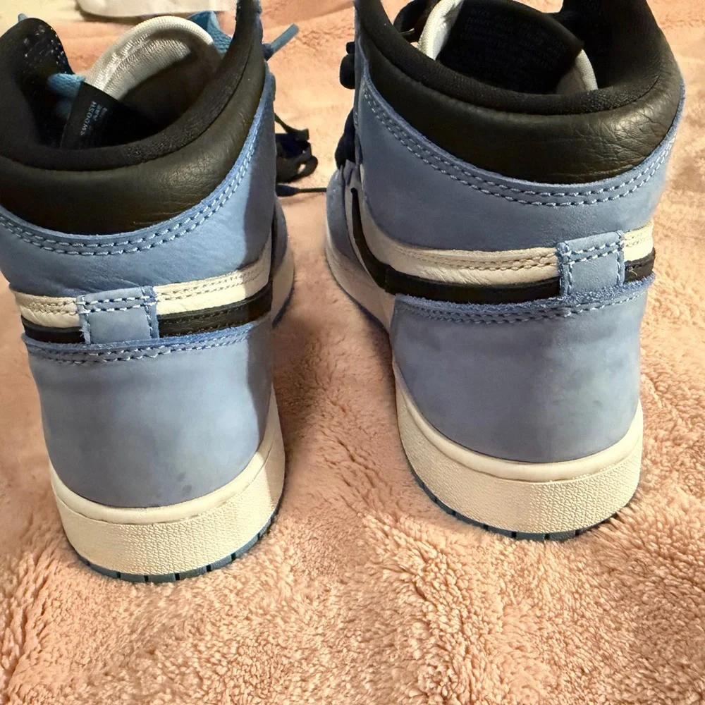 Air Jordan 1 Retro High White University Blue Black GS